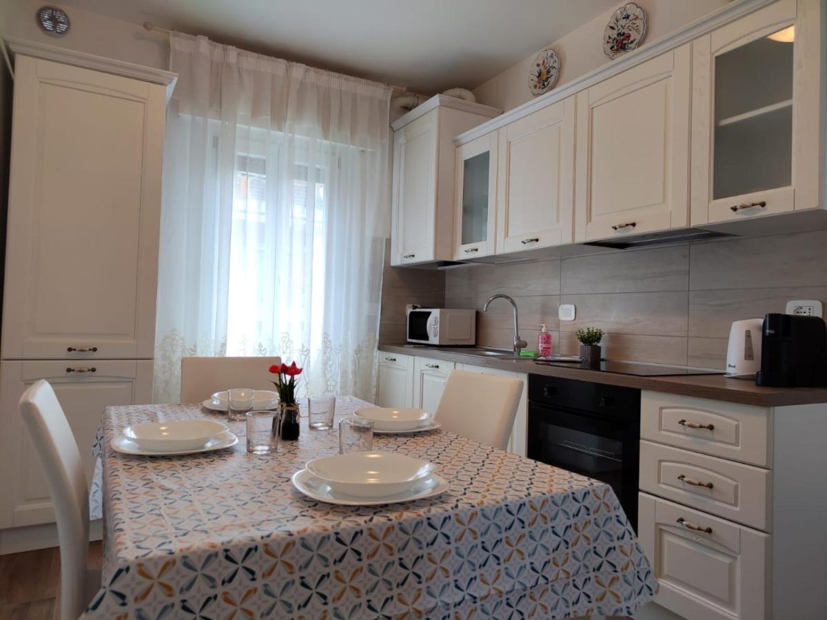 Sweet Apartment - Centre Peschiera del Garda Luaran gambar