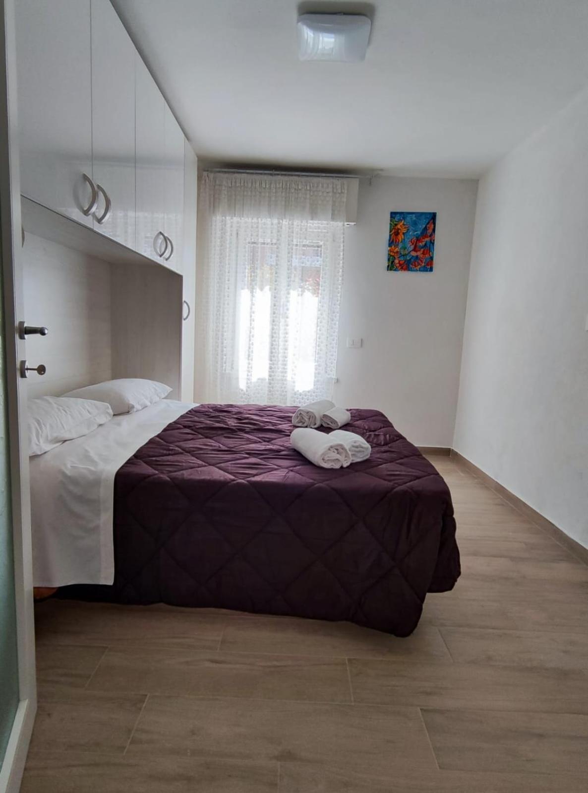 Sweet Apartment - Centre Peschiera del Garda Luaran gambar